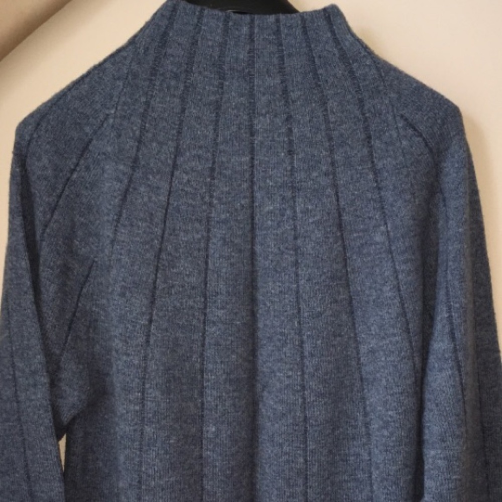 Joseph Abboud Mens lambs wool sweater
